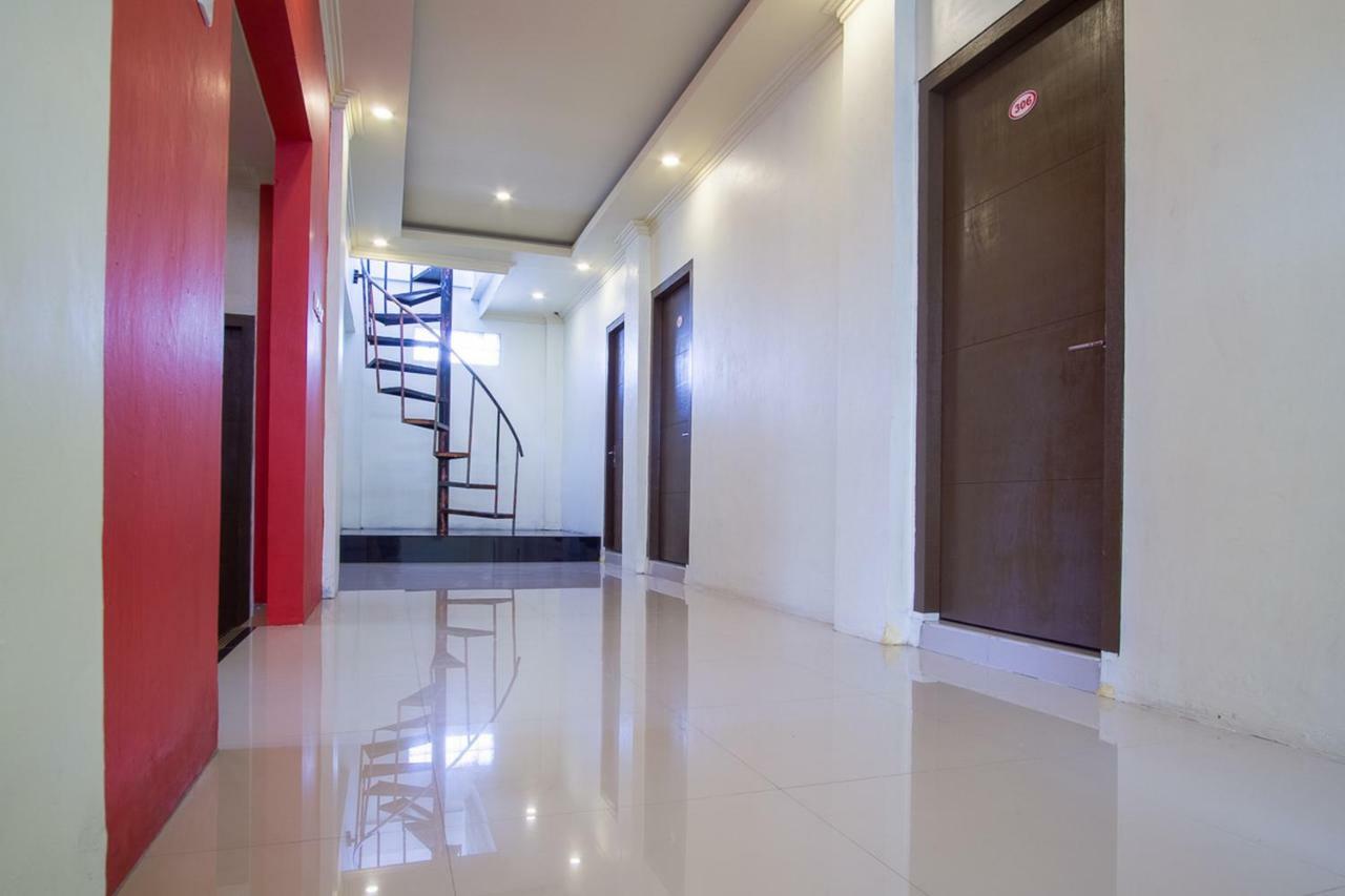 Reddoorz Near Taman Kota Ternate Hotel Exterior photo